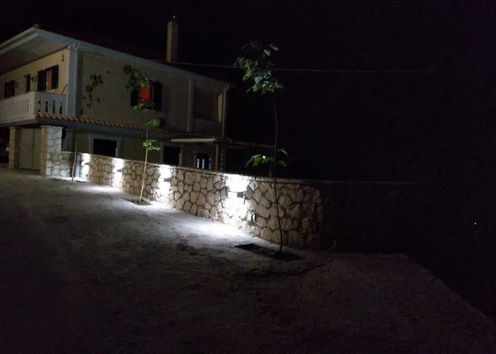 Amolena * Καρυά